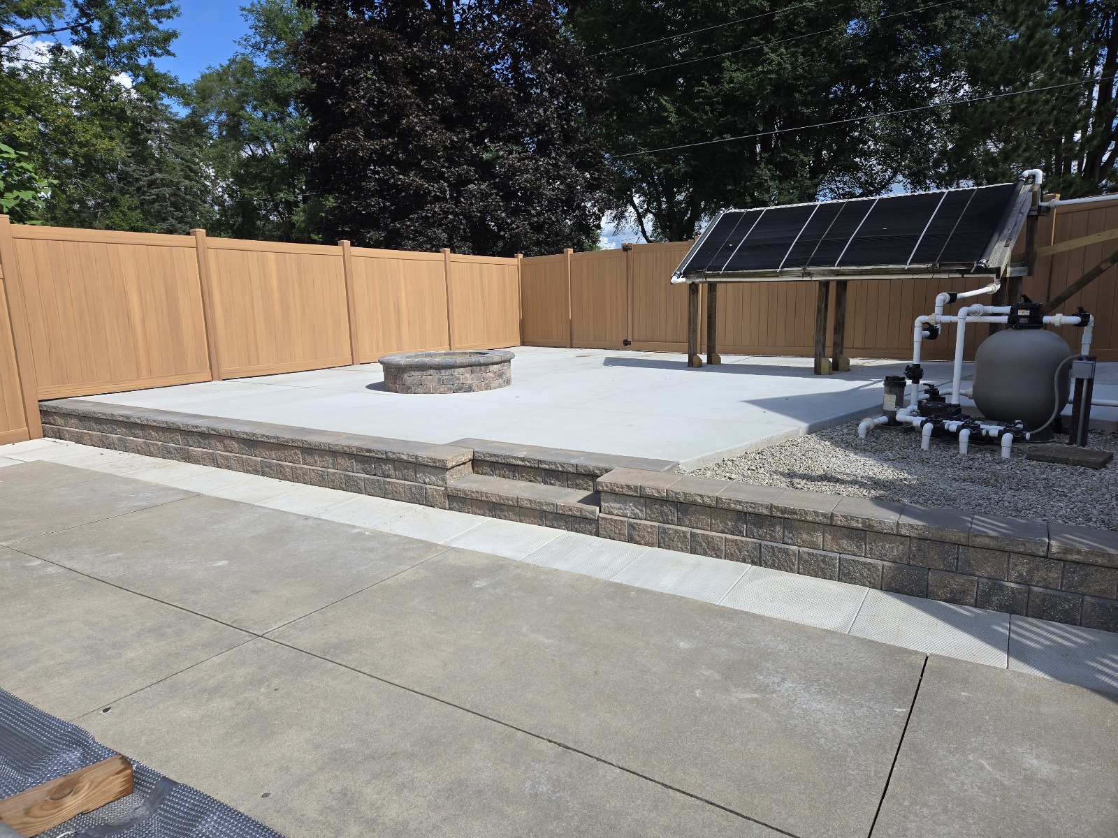 Retaining Wall Installation company White Wolf Concrete – Top Choice for Retaining Wall Installation in Oakland County, Michigan